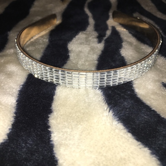 Headband Never Worn - Picture 2 of 6